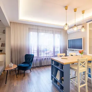 https://designer-cozy-2bd-flat-with-a-parking-in-the-city-center.sofiahotelsbg.com