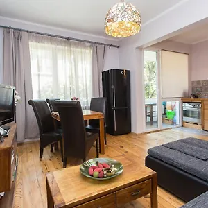https://colorful-2bdr-apartment-in-the-city-center.sofiahotelsbg.com