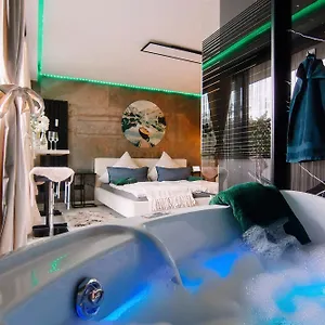  Apartment Airport Exklusiv Mit Eigenem Whirpool 2,5 Km Vom Flughafen