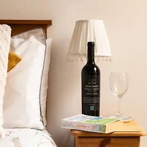https://horseshoe-cottage.yorkshirehotels.net